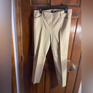 Women’s Size 10 NY and Company Cropped Pants